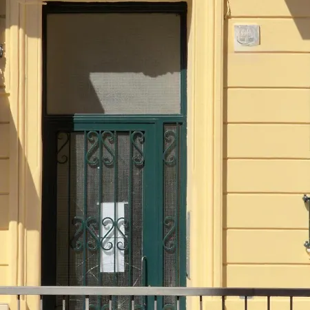 Port Of - Scooters Included Apartment