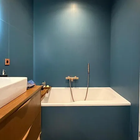 Port Of - Scooters Included Apartment